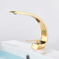robinet-salle-de-bain-courbe-or